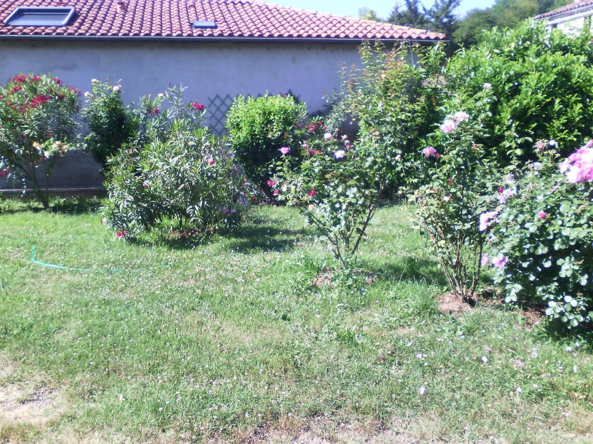L'Ancien Patronage Guest House Caumont-sur-Garonne Bagian luar foto